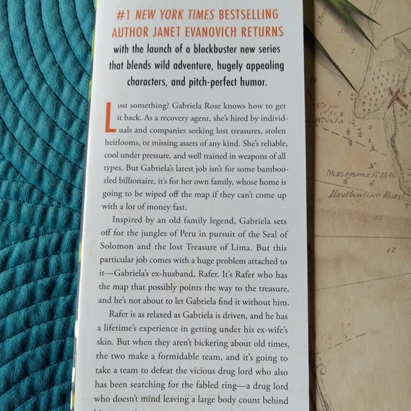 Janet Evanovich SET of 2 Hardcover Books The Recovery Agent & The Bounty - Picture 4 of 7